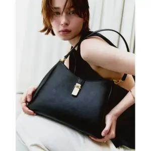 갤러리아 DCBA5F163 닥스 블랙 소가죽 장식 포인트 숄더백M