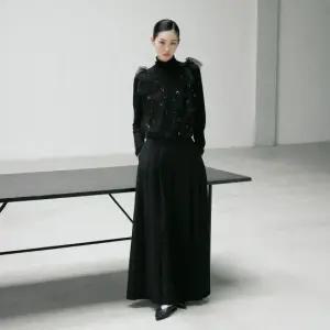 르네크루 25FW 울 플리츠 와이드팬츠[런칭 가격 99,900원]