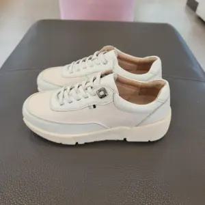 [에스콰이아]ESQUIRE HC13 에스콰이아 여성 경량  슈즈 YAESHZ747 (41004000)