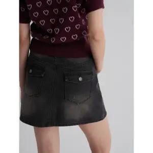 [에잇세컨즈] 틴워싱 데님 미니 스커트  블랙 (355927LPG5)