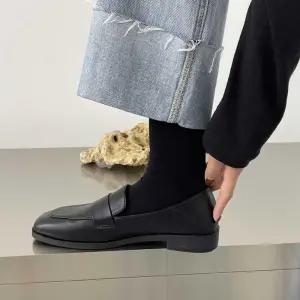 여자 청바지 코디 주말 나들이 검정 로퍼 코디 구두