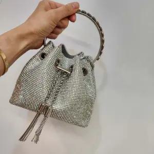 블링블링 큐빅 미니토트백 손가방 손가방 미니 캉캉 진주 로맨티 원통가방