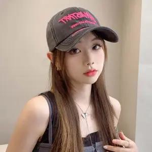 남여공용 빈티지 느낌 영문 레터링 캐쥬얼 볼캡