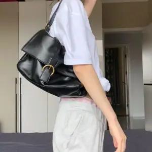 놀린 여성 클래식 레더 무드 스퀘어 숄더백