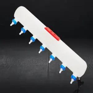 새끼 돼지 포유기 가축 염소 수유기 젖병 송아지 축산기자재 우유통