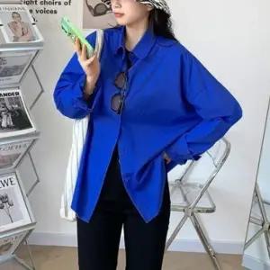 여성 멋스러운 루즈핏 시원한 블루 색상 셔츠