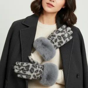 클래식 레오파드 뽀글이 양털 호피 퍼 스마트터치 장갑 그레이