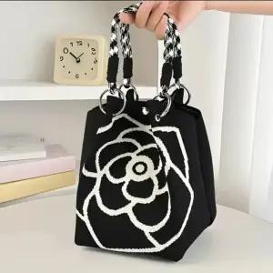 카멜리아 니트 사각 토트백 요술 가방