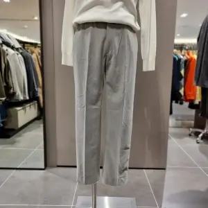 [본](광주신세계)그레이컬러 코듀로이 루즈핏 스판팬츠 BN4FTA303