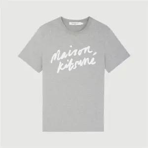 메종키츠네 핸드라이팅 클래식 남녀공용 반팔 티셔츠 AM00104KJ0008 GRM