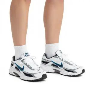 나이키 이니시에이터 남녀공용 데일리 키높이 운동화 런닝화 헬스화 스니커즈