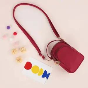 중년여성가방 여행 나들이 핸드폰 미니 크로스백 데일리 레드 가방