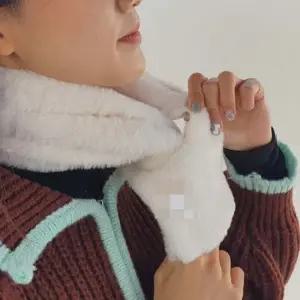 페이크퍼 미니 목도리 머플러 화이트 미니목도리