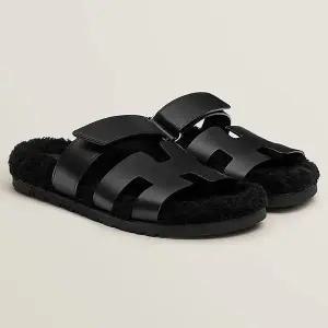 [에르메스] 시프레 시어링 샌들 블랙 H212169Z