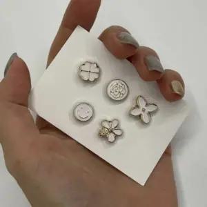 자석 단추 브로치 캐주얼 필수 아이템 화이트 믹스-WFI1CC2