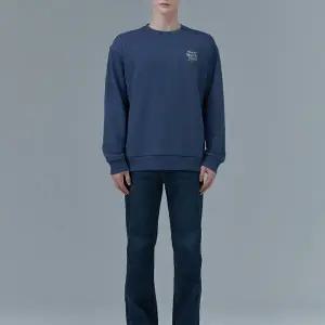 남,여공용 가슴 그래픽 기모 맨투맨CFZU5106C0NJJ