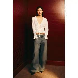 [ZARA] 자라 TRF 로우라이즈 배기 청바지 - 블루 3245025