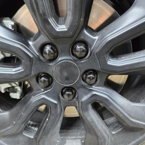 20개 검정색 M14 x 1.5 휠 너트 포드 에지 머스탱 익스플로러 + 러그 크롬 21mm 육각형 호환