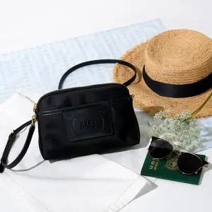 [닥스](강남점)DCWA5F808BK [BOURNEMOUTH] 본머스 블랙 가죽배색 나일론 미니 크로스백