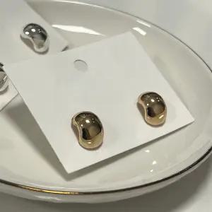 여자 심플 클래식 볼드 가을하객룩 콩 귀걸이