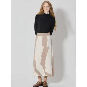 [하프클럽/]패턴 H라인 니트 스커트 (택가격 119000원)