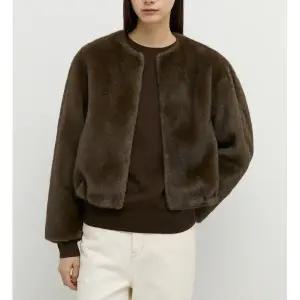 갤러리아 [25W] 라운드넥페이크퍼자켓(F4J203W)