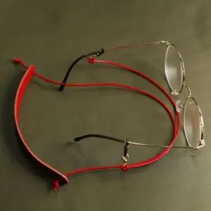에치펠레 통가죽에 소가죽을 묶어만든 안경줄 레드 교