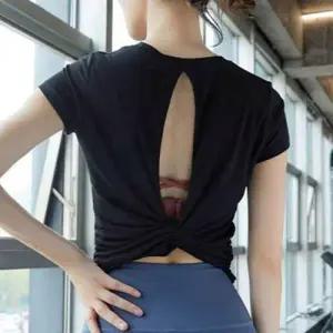 다용도 피트니스 여성 필라폴웨어 뒤트임 오픈 반팔티 WFIKU1X