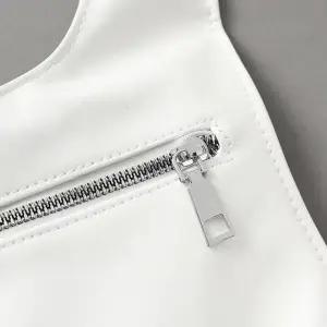 [하프클럽/]화이트 스포츠 슬링백 체스트백