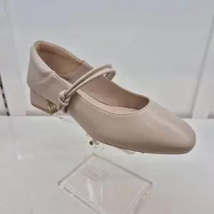 HC11 소가죽 여성화 메리제인 몰드 펌프스  D1M3U5V1336