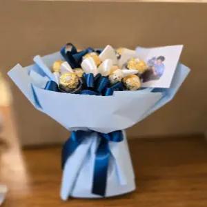 초콜렛 졸업발표회 축하꽃다발 페레로로쉐 ?