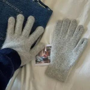장갑 혼방 니트 터치 보온 앙고라 핑거홀 방한 여자