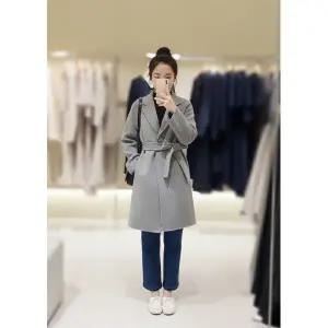 [롯데백화점]SOUP 베이직 벨트 투버튼중기장코트  SBAHC90