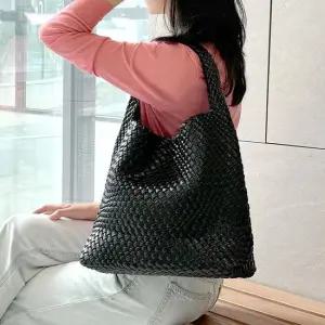 여자숄더백 위빙 숄더백(대) 신상 가죽백팩 외출 여자가방 크로스가방