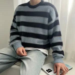 [피팅남]남자 릴로 오버핏 스트라이프 앙고라 라운드 니트