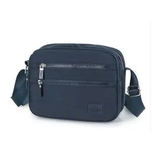 중년 트렌드 숄더백 유행 외출 메신저백 네이비 가방 50대가방 엄마가방 여성크로스백
