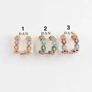 [셀러허브]여성 꽃무늬 큐빅 크리스탈 빅이어링 귀걸이 (S12713591)