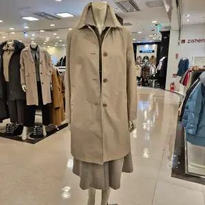 [하프클럽/BCBG]BCBG 비씨비지 봄25 트니 트렌치코트  B5A1N702