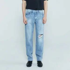 [롯데백화점]버커루 남성 스트레이트핏 연청 데님 팬츠 B235DP121P