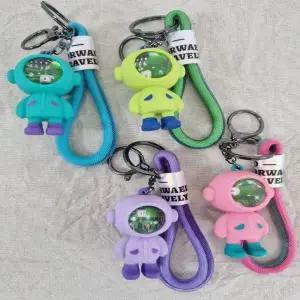 [하프클럽/]세아 컬러풀 우주인키링 가방고리