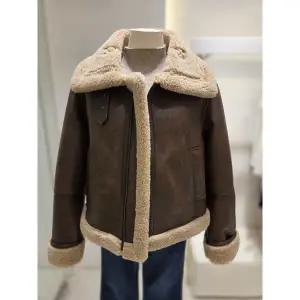 [SOUP](신세계 사우스시티) 집업 숏 무스탕 (SBBMU30B)