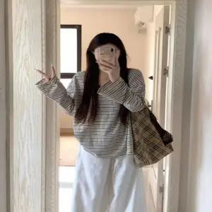 여성 여자상의 패션상의 겨울티셔츠 루즈핏 여성티셔츠 베이지무드 긴팔티셔츠