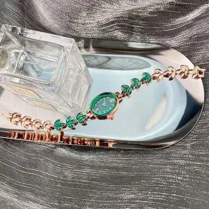[콩심팥심]여성 손목시계 그린 여자시계 패션시계