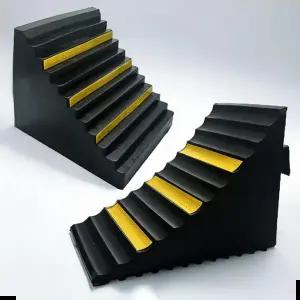 버팀목 화물차 반사띠 화물트럭고임목 버스 트럭용 고임목 대형