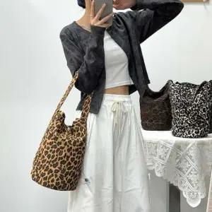 호피 원통 숄더백 패션 크로스백 핸드백 여성가방 백팩 학생 대 여성호피무늬숄더백