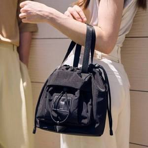 [닥스](강남점)DBBA5E652BK [크로스백][BALLOON][벌룬] 블랙 스트링 발수코팅 나일론