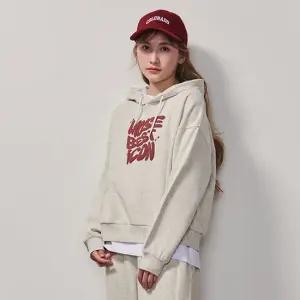 [에꼴리에] 여자 봄이월 루즈핏 입체레터링 후드티(25A3753)