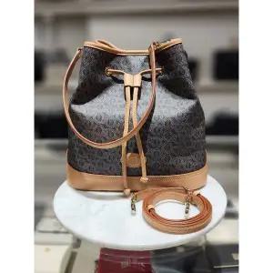 [여주점][루이까또즈]루이까또즈 여성 버킷백 HS2MG03BE