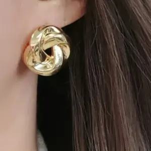 여성 데일리 꼬임 트위스트 메탈 귀걸이