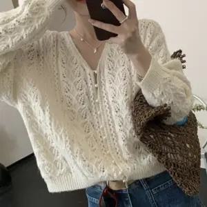 여성 니트 가디건 샤인 진주버튼 데이트룩 간절기